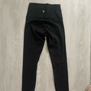 Lululemon Wunder Under 25’ leggings
